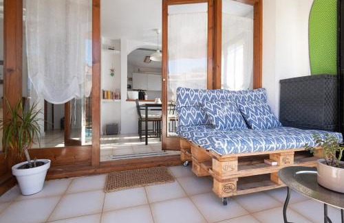 El Roc de Sant Gaieta Apartment | Apt with swimming pool and parking, 3 minutes from the beach