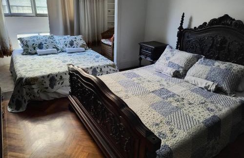 Copacabana Apartment | Apto Clássico, 2 quadras da Praia, Copacabana Palace e Metrô - Ar Condicionado - Muito bem Equipado