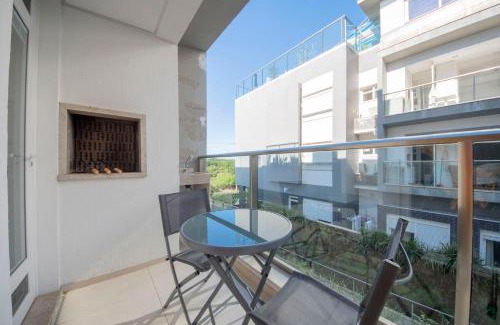 Lagoa Pequena Apartment | Apto moderno c/piscina e churrasqueira YA1339