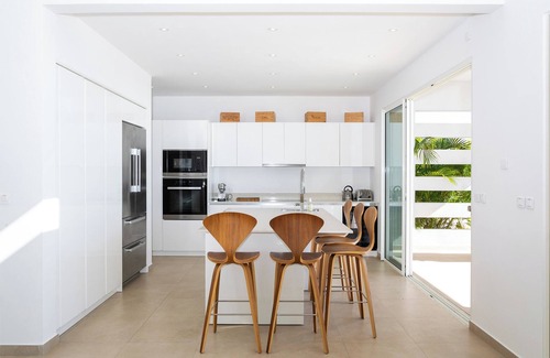 Indigo Bay Villa | Aqua in Indigo Bay by Personal Villas - Spectacular Views, Sophisticated Minimal