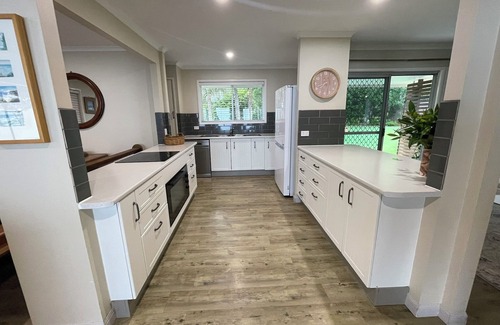 Dunwich House | Aqua - Straddie’s Best View: Bay, Brissy & Beyond!