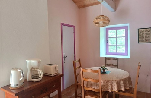 Gravieres Cottage | Aqua Terra Silva: Gîte Mauve on the Chassezac