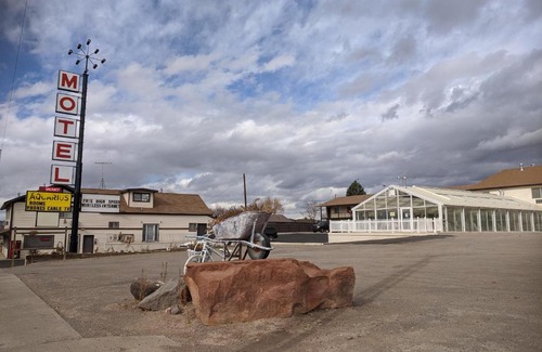 Bicknell Hotel | Aquarius Inn