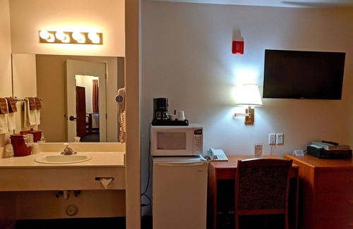 Bicknell Hotel | Aquarius Inn