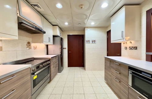 Dubai Marina Bed & Breakfast | AR Holiday Home JBR 2, 5 minutes to the beach!