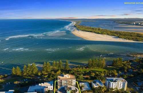 Caloundra House | Araluen Unit 6 Bulcock Beach QLD