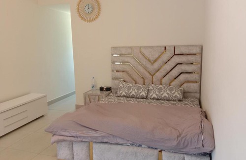 Mirdif Apartment | Arav Khan Royalty House