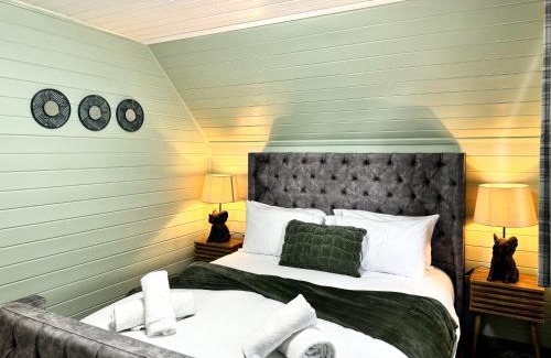 Almondbank Apartment | Arawn 4 - Hot Tub - Dog friendly - Family