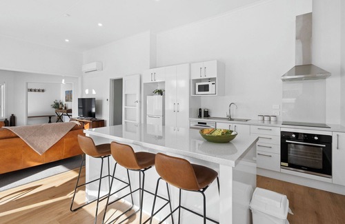 Greytown House | Arbor Villa - Greytown Holiday Home