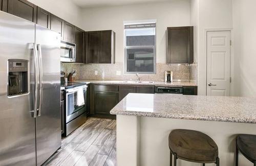 Cary Apartment | Arboretum 1BD 2 - One Bedroom Apartment, Sleeps 2