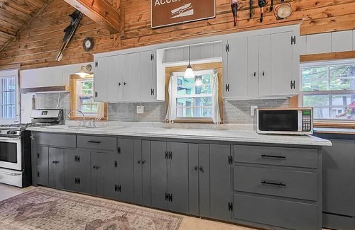Mayfield Cabin | Arbutus Lake Cottage