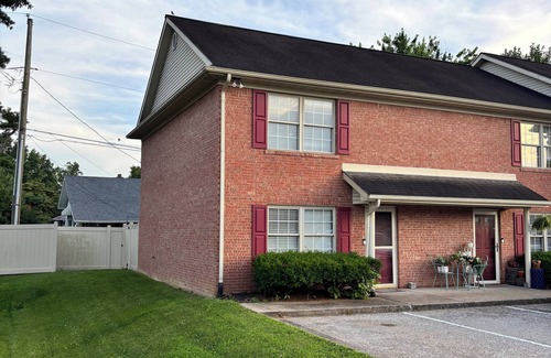 Evansville Condo | Arcade With Charming 2-Bedroom Condo In Evansville W/WiFi, AC & Patio!