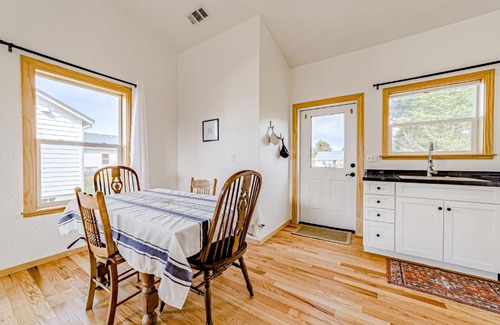 Pacific House | Arcata Farmhouse