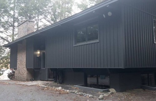 Ellsworth House | Architechural Abode Lakehouse near Acadia