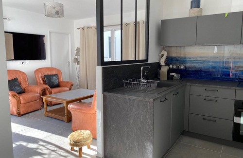 Vaux-sur-Mer Villa | Architect-designed villa just a few minutes' walk from Nauzan beach.