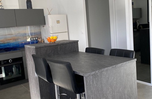 Vaux-sur-Mer Villa | Architect-designed villa just a few minutes' walk from Nauzan beach.