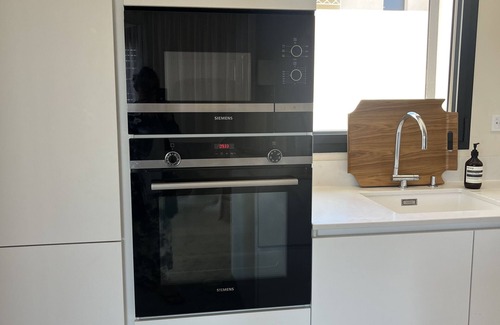 Rognes House | Architect-designed house with swimming pool