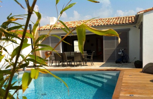 La Flotte House | Architect Villa 9 people / heated pool from April to September.