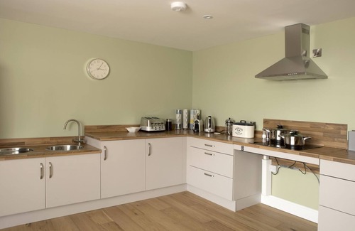 Crieff Cottage | Ard View - large open plan accessible house sleeps 10