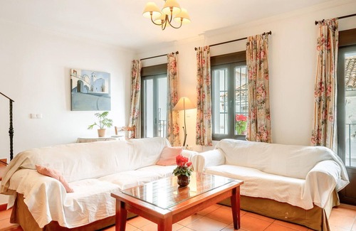 Grazalema House | Are you dreaming of a relaxing vacation in an Andalusian village? Then this vacation home might be t