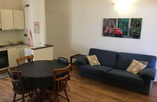 Cagliari House | ARENNERA APARTMENT-Central vacation home