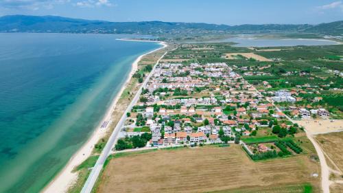 Paralia Ofryniou Apartment | Argilos & Argilos Deluxe Residential Complexes