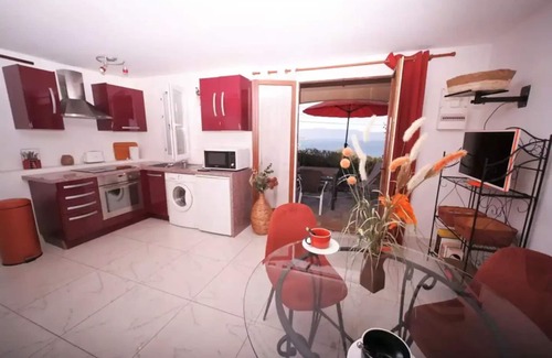 Cargese Apartment | ARIA: Large Studio 3*Clim, magnificent sea view, parking, wifi, near village.