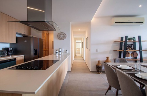 Flamingos Condo | Aria Ocean View Condo 206 by Kivoya