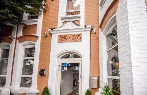 Valentines Hotel | Arinza Hotel, London Ilford