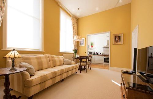Cheltenham Apartment | Arkle - Five Star Town Centre Apartment, Cheltenham