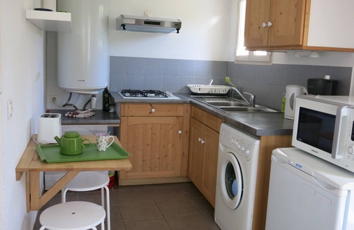 Arles Cottage | Arles gite, in the countryside and close to the old town (10mn) by car