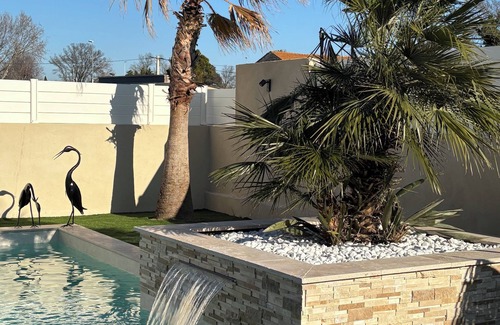 Arles Villa | ARLES Modern villa with heated pool, jacuzzi and electric hook-up point