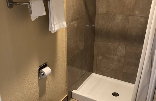 Riverside Hotel | Arlington Inn