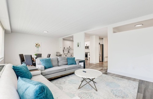 Aurora Highlands Apartment | Arlington Modern 3BR - Minutes to DC and Hotspots