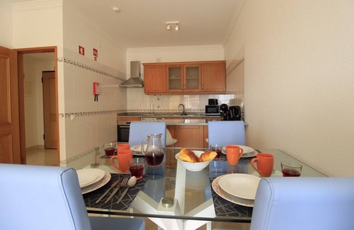 Alporchinhos Apartment | ARMAÇÃO DE PÊRA BRIGHTNESS 1 WITH POOL by HOMING
