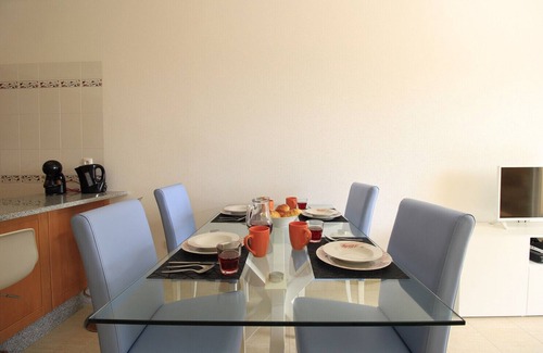 Alporchinhos Apartment | ARMAÇÃO DE PÊRA BRIGHTNESS 1 WITH POOL by HOMING