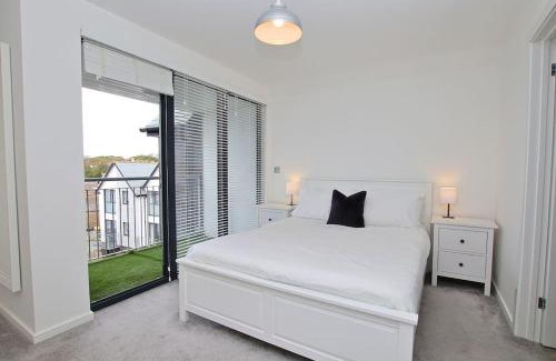 Hele House | Armada Close - 3 Story Home Close to Tunnels Beach