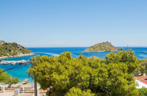 Korithi Apartment | Armiriki Home with sea views, 50m from St Nikolaos Port