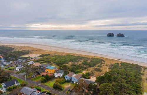 Rockaway Beach House | Arnold Beach House 2 second floor