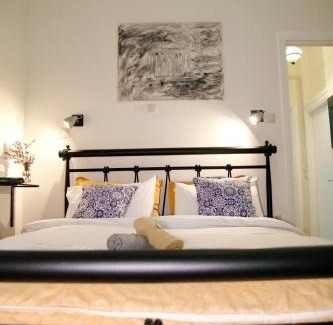 Athens Villa | Aroura Homes Garden House 2BR 2BA Free Parking