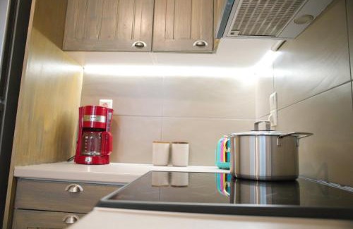 Athens Villa | Aroura Homes Garden House 2BR 2BA Free Parking