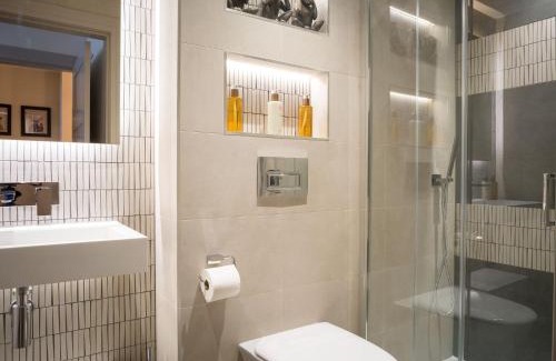 Isle of Arran House | Arran Shores Luxury Shorefront Apartment 3