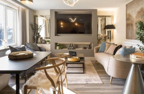 Isle of Arran House | Arran Shores Luxury Shorefront Apartment 8