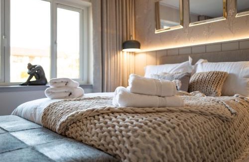 Isle of Arran House | Arran Shores Luxury Shorefront Apartment 8