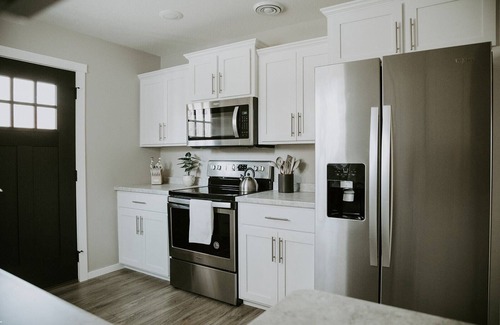 Alexandria Cabin | Arrow Haus: Luxe cabin near lakes, winery, resorts & downtown Alex