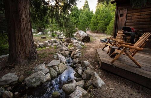 Twin Peaks Resort | Arrowhead Pine Rose Cabins