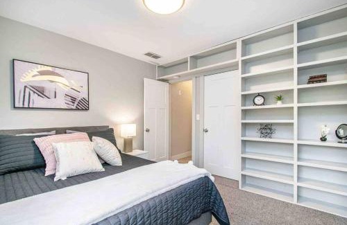 Bristol Villa | Arrowhead Riverfront Kayaks/Patio 30 Min to ND!