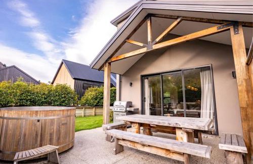 Arrowtown House | Arrowtown Mountain View Retreat
