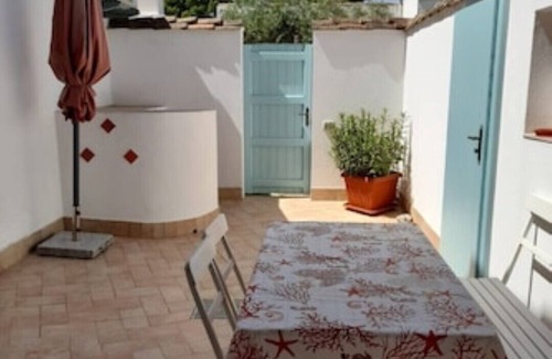 Cabras Apartment | ARRUBIU - small but comfy, perfect for singles, couples w. small children (P3399