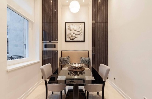 Inner City Budapest Condo | Art Deco - by Deak Square